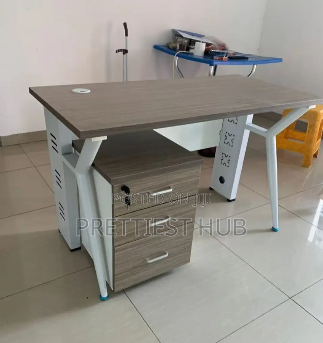 1.2m Office Desk With Cabinet