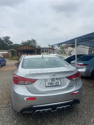 Hyundai Elantra Limited Sedan FWD (1.8L 4cyl 6A) 2013 Silver