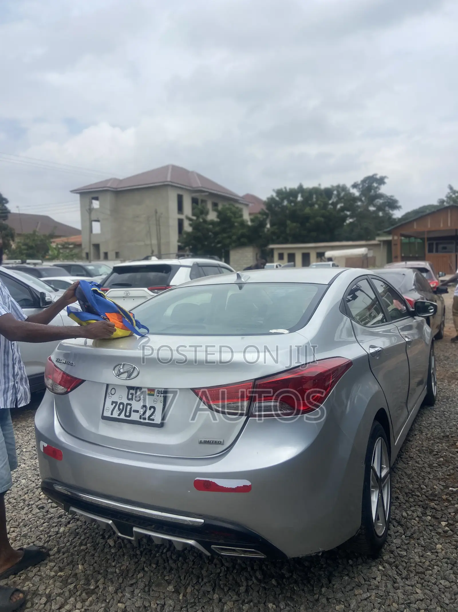 Hyundai Elantra Limited Sedan FWD (1.8L 4cyl 6A) 2013 Silver
