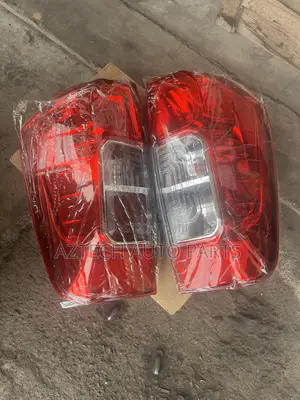 Nissan Navara 2014 2015 2016 2017 2018 2019 2020 Taillights