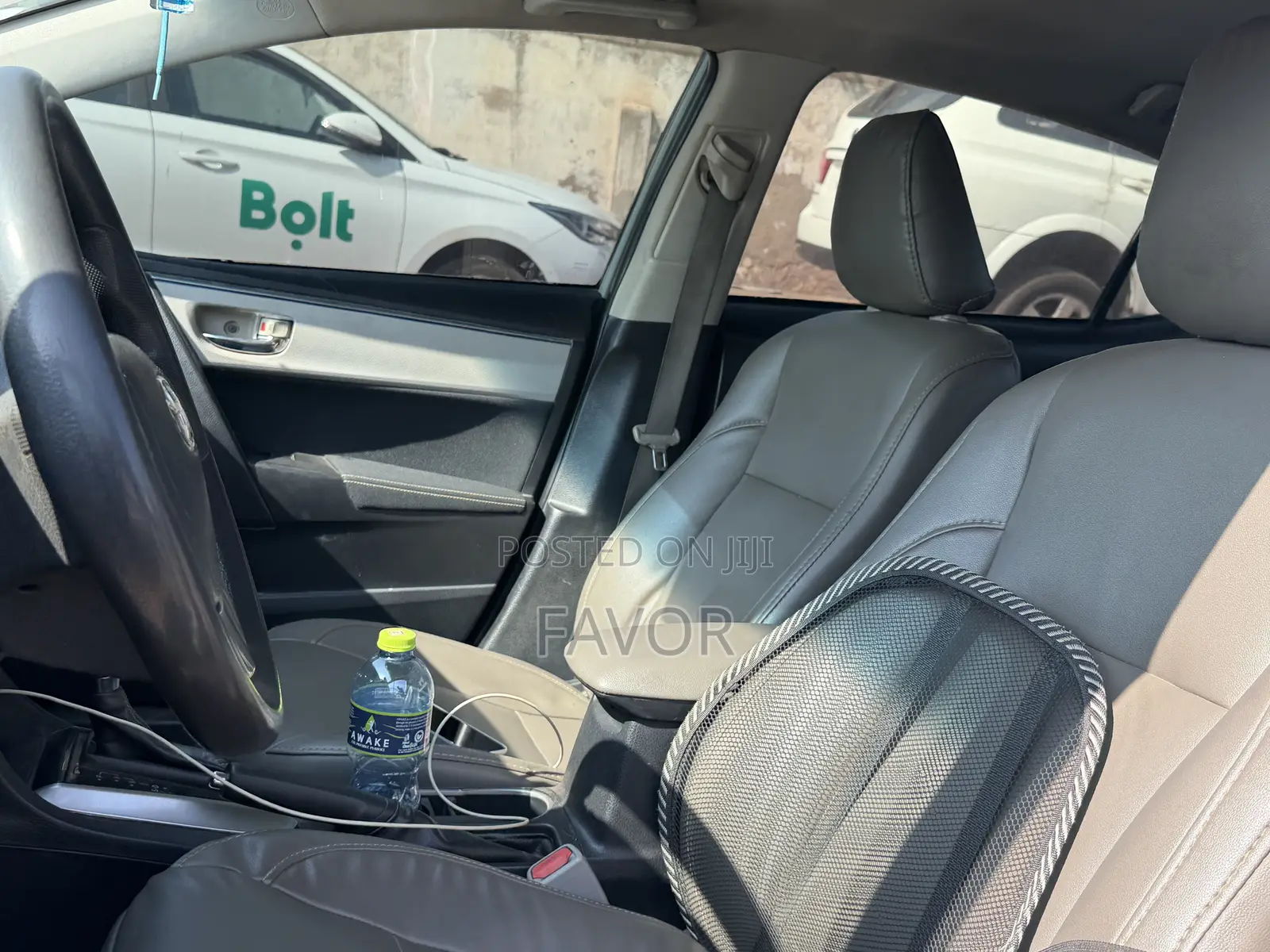 Toyota Corolla LE 4dr Sedan (1.8L 4cyl CVT) 2016 Gray
