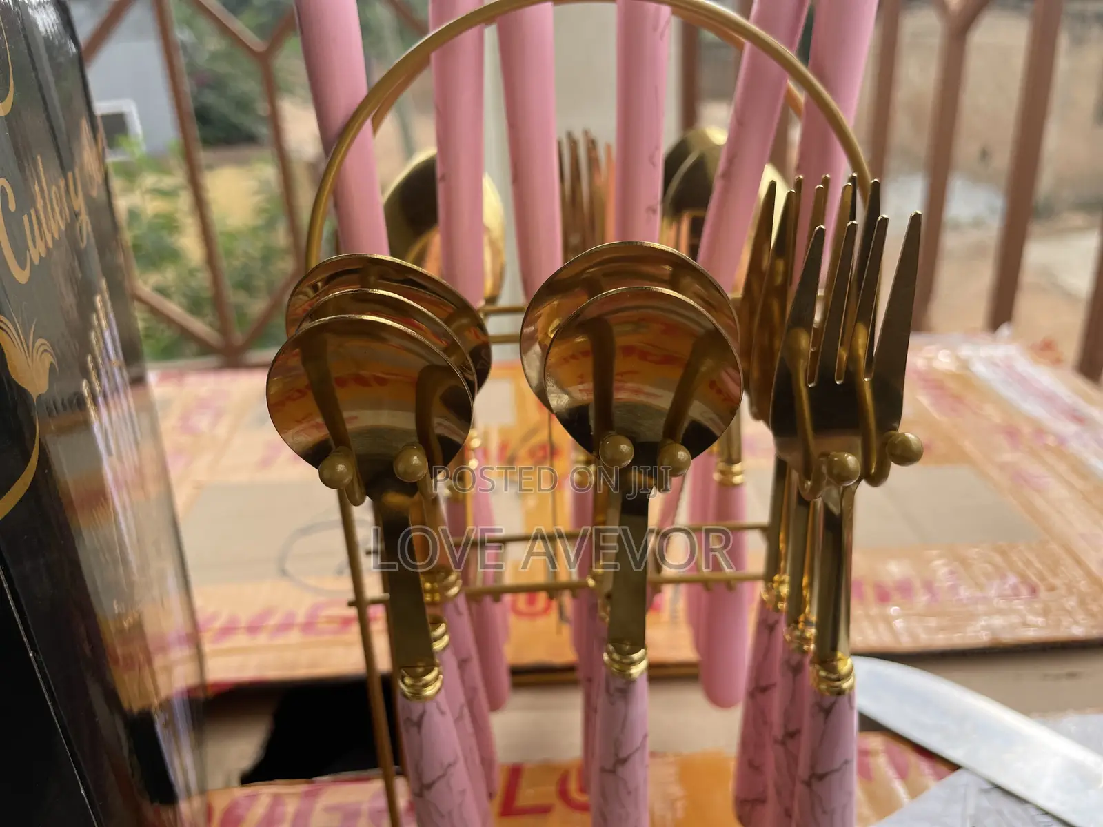 24 Pieces Cutlery Sets
