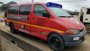 Toyota HiAce 2006 Red