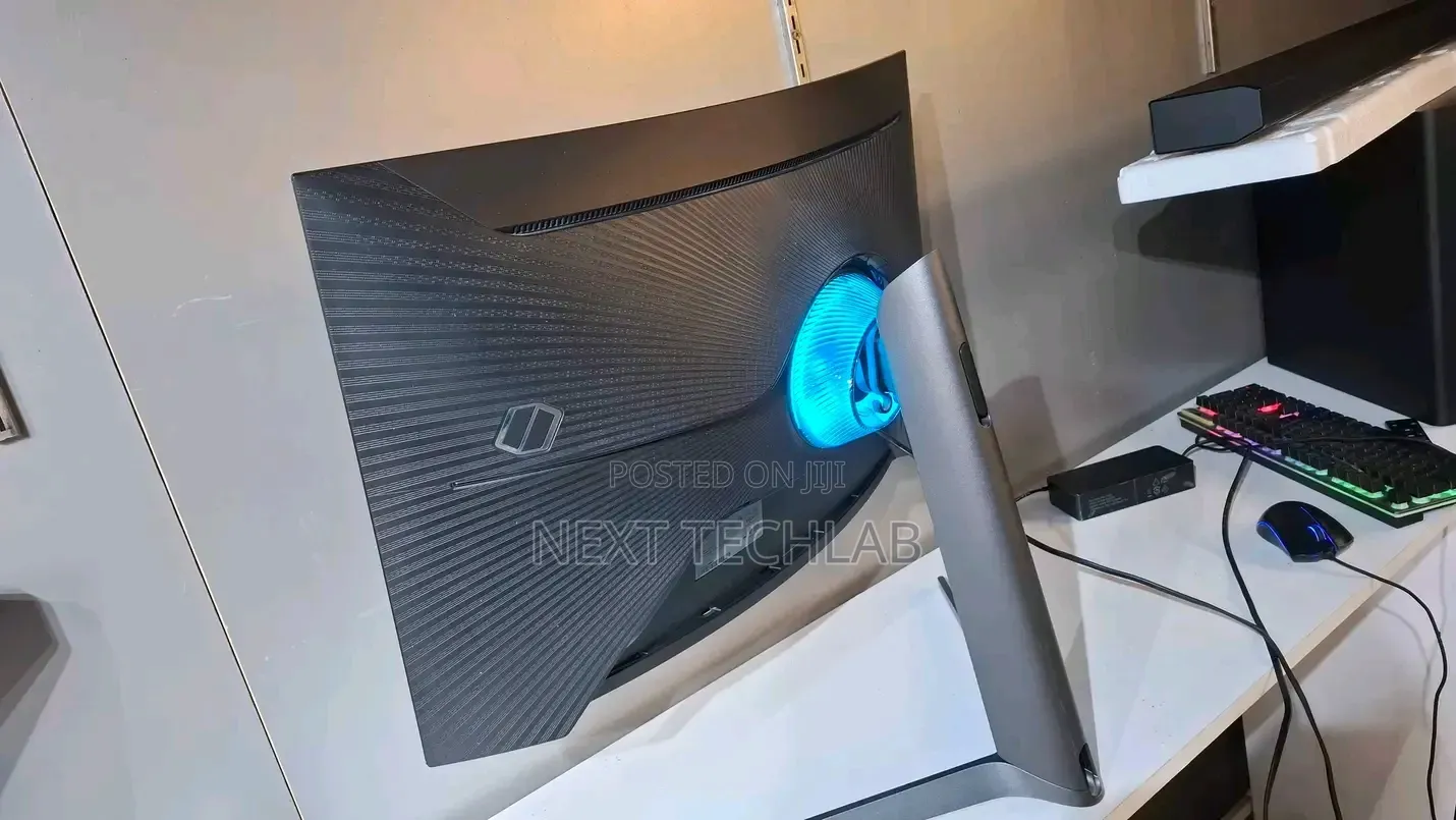 SAMSUNG 32" Odyssey G7