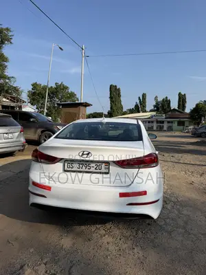 Hyundai Elantra 2018 White