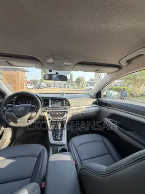 Hyundai Elantra 2018 White