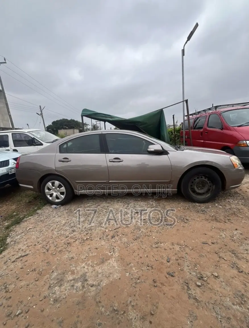 Mitsubishi Galant 2012 Brown
