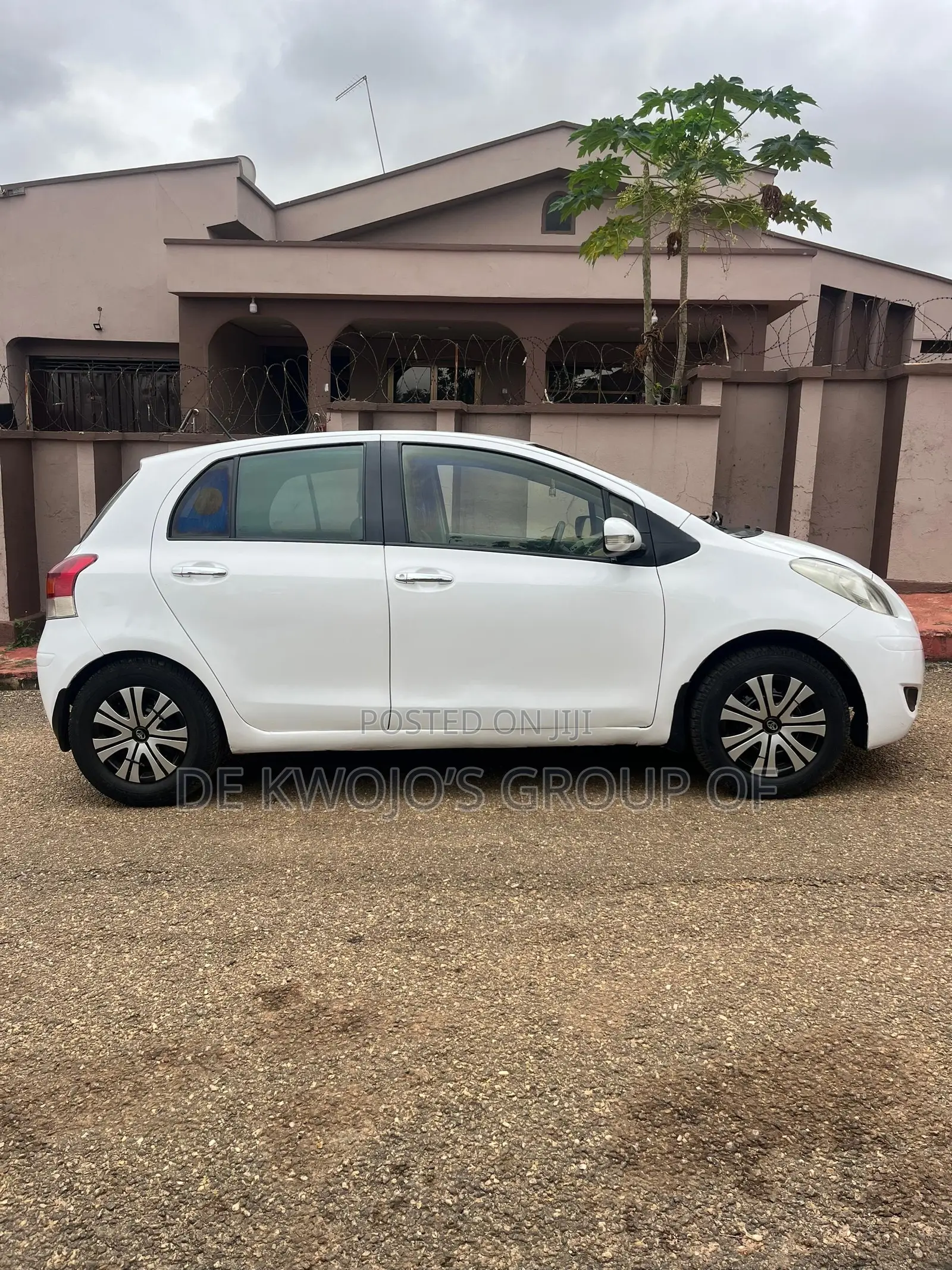 Toyota Vitz 1.3 AWD 3dr 2010 White