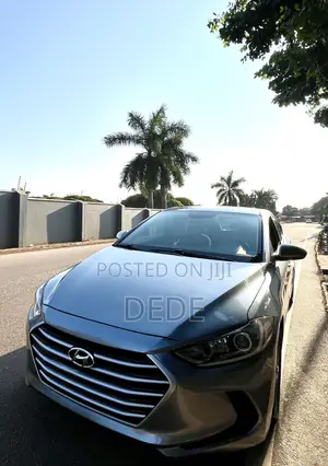 Hyundai Elantra SE Sedan FWD (2.0L 4cyl 6M) 2017 Silver