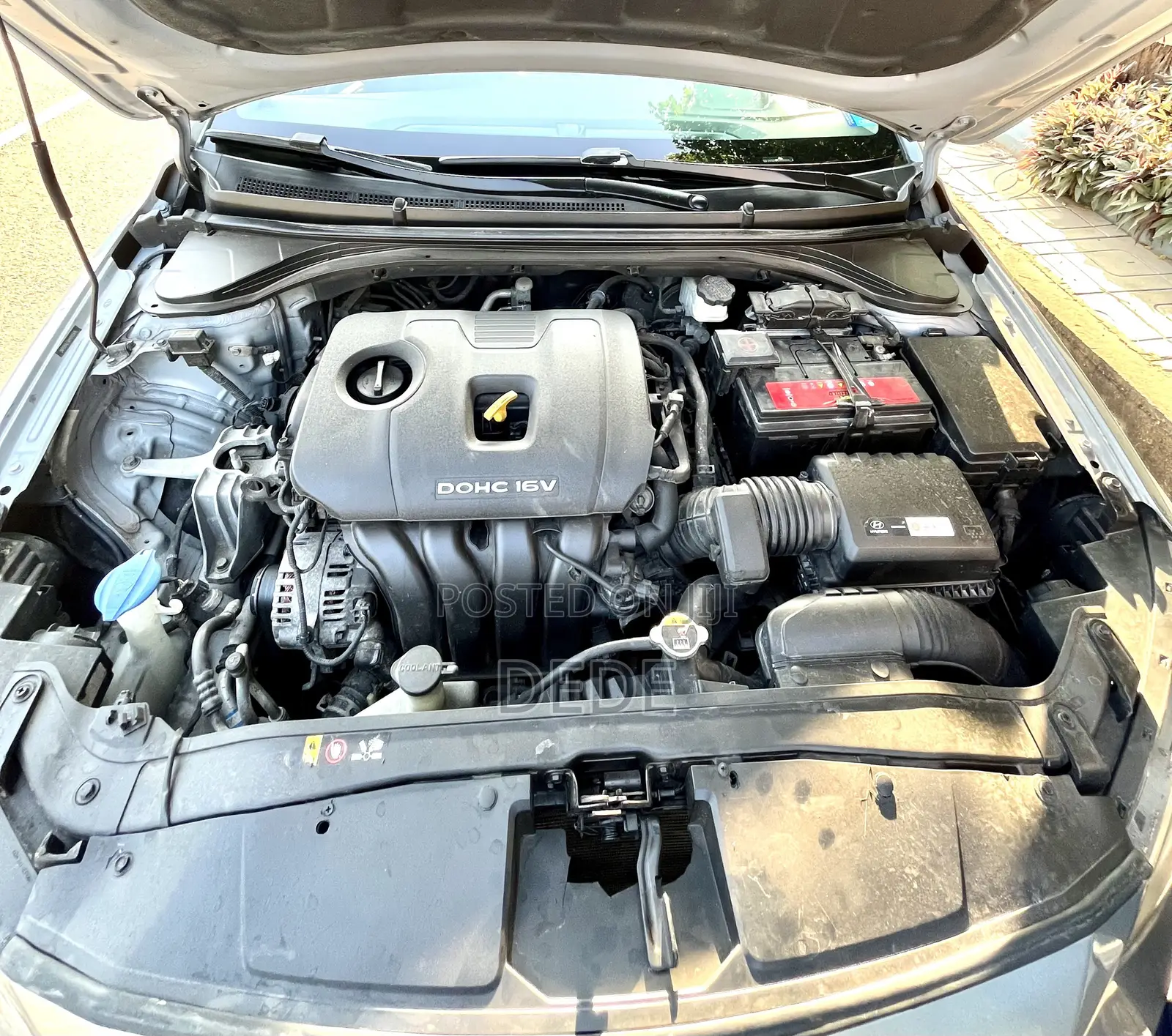 Hyundai Elantra SE Sedan FWD (2.0L 4cyl 6M) 2017 Silver