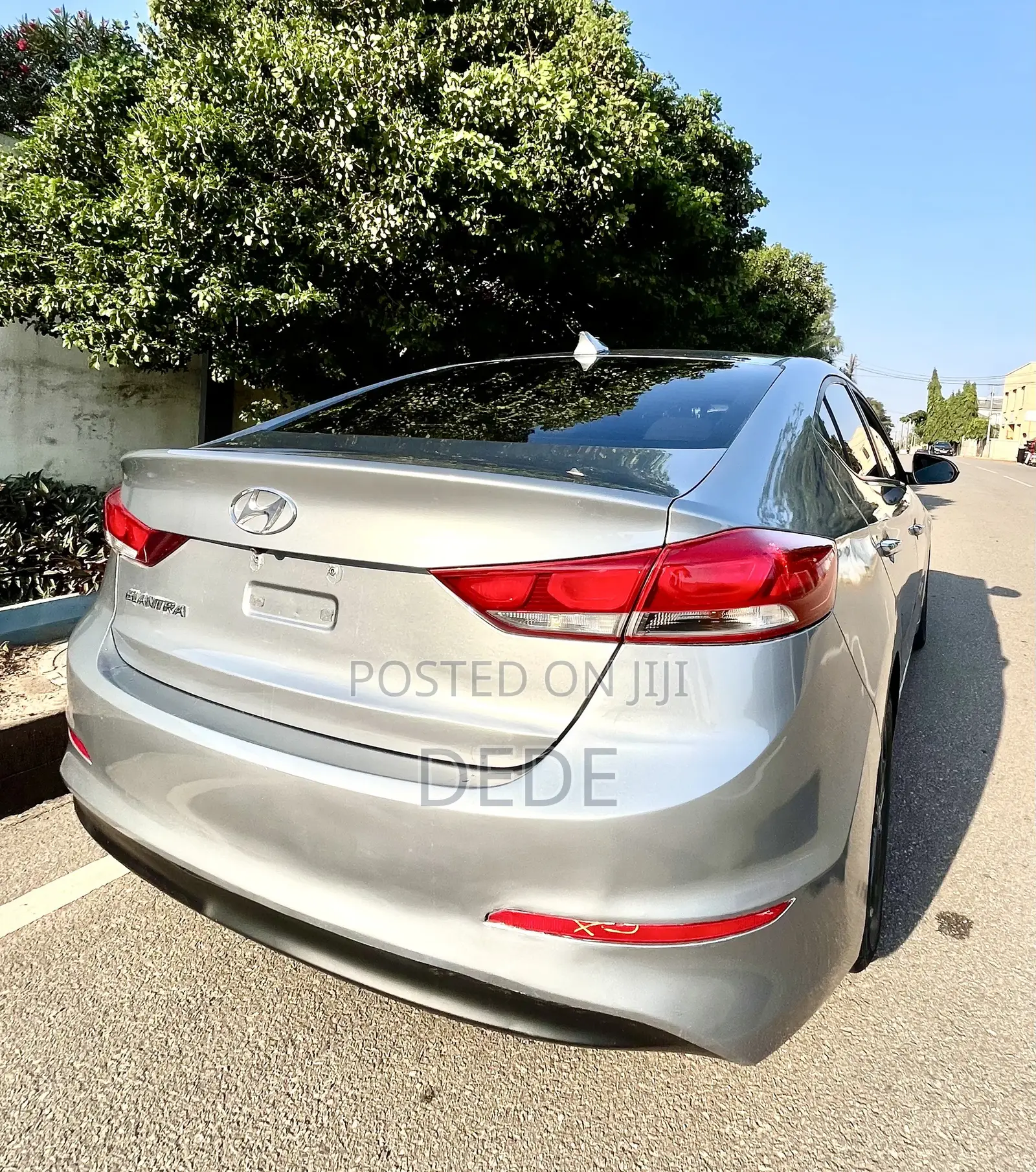 Hyundai Elantra SE Sedan FWD (2.0L 4cyl 6M) 2017 Silver