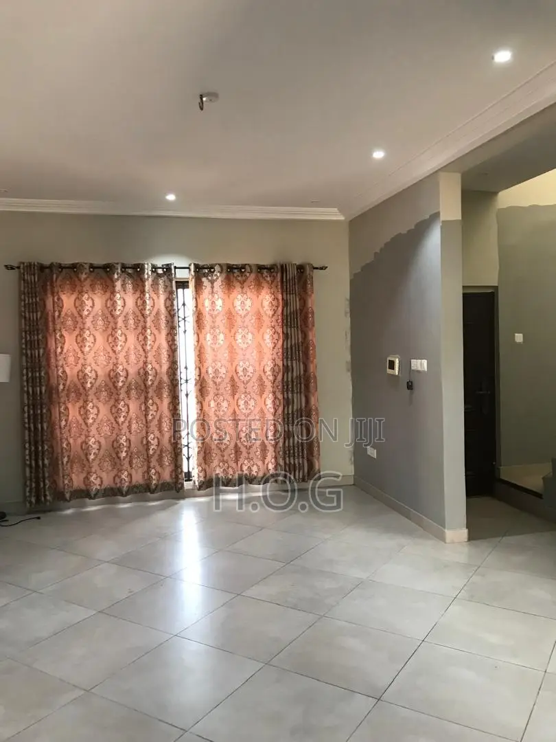 2bdrm Townhouse / Terrace in H. O. G Agency, School Park Area for rent