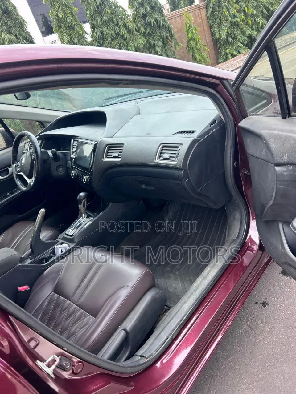 Honda Civic LX 4dr Sedan (1.8L 4cyl 5M) 2014