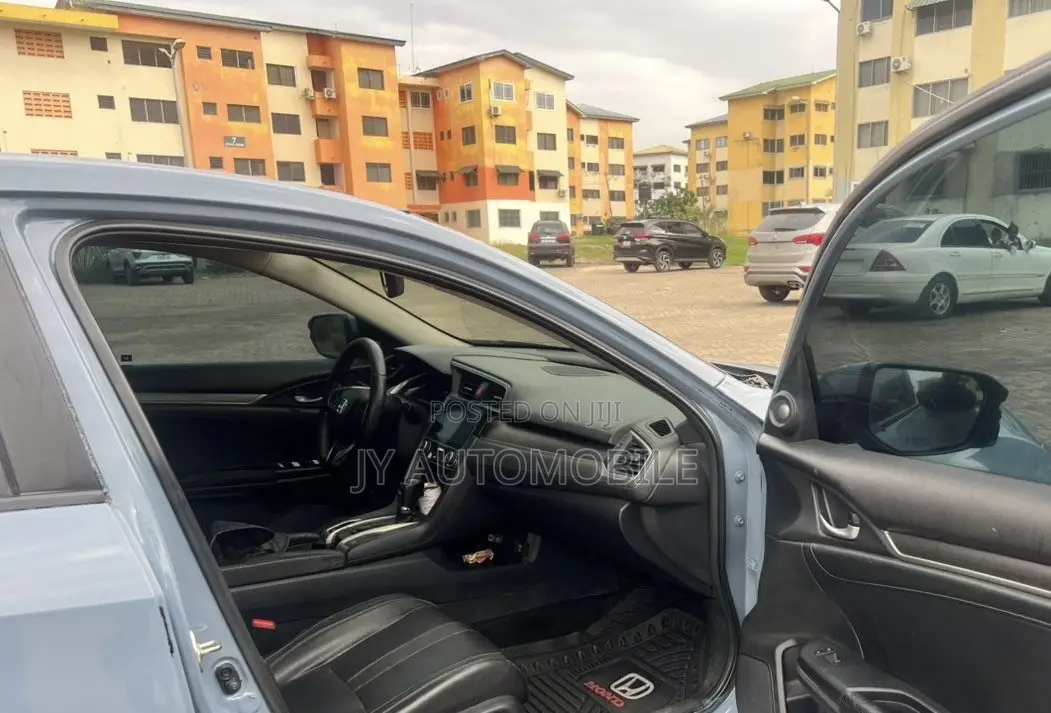 Honda Civic Touring 4dr Sedan (1.5L 4cyl) 2017