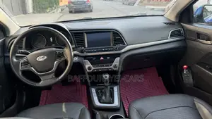 Hyundai Elantra Limited Sedan FWD (2.0L 4cyl 6A) 2017 Blue