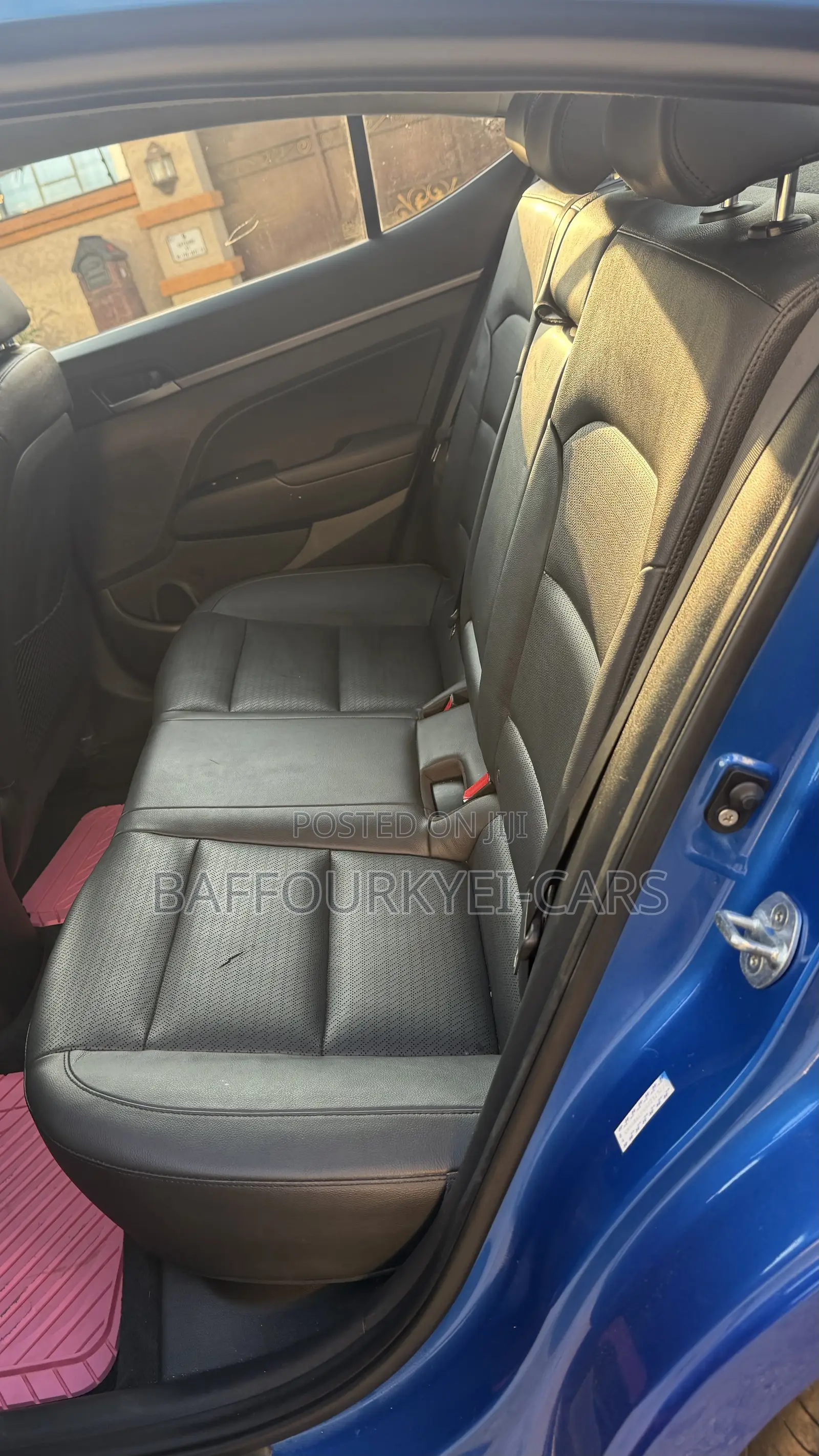 Hyundai Elantra Limited Sedan FWD (2.0L 4cyl 6A) 2017 Blue