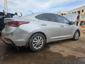 Hyundai Accent 2019 Silver