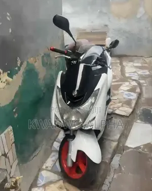 Yamaha Majesty 2017 White