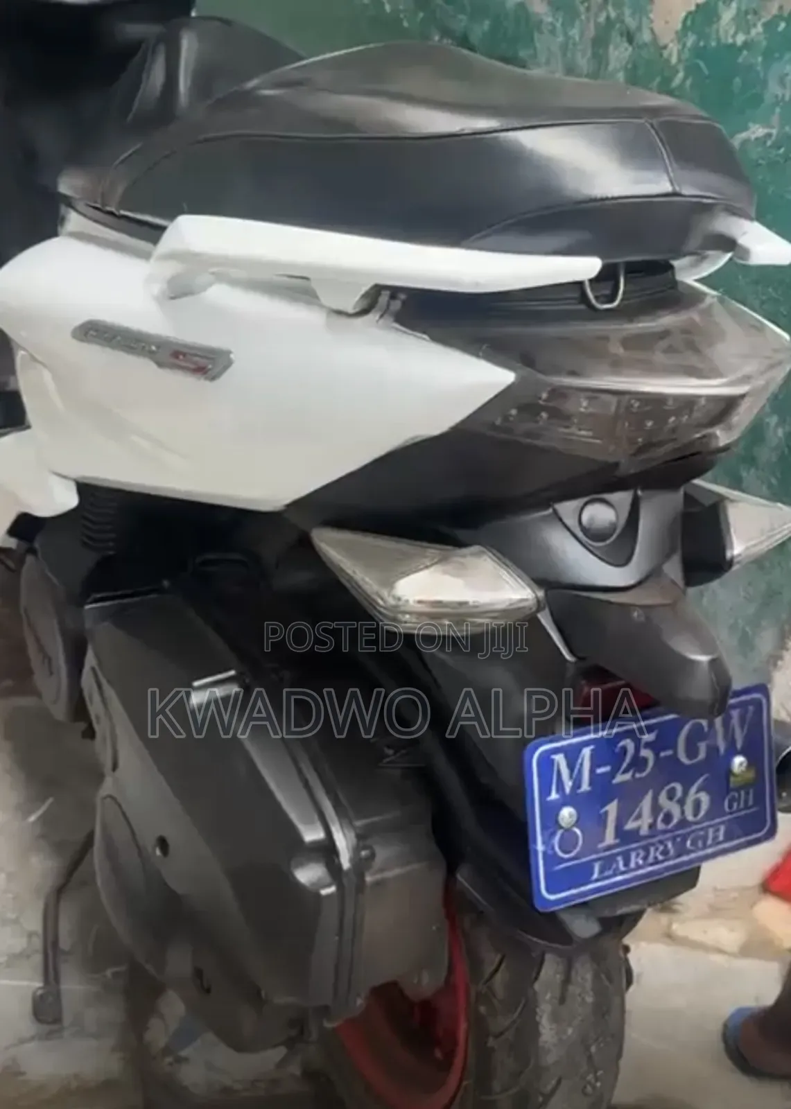 Yamaha Majesty 2017 White