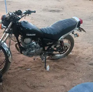 Yamaha 1995 Black