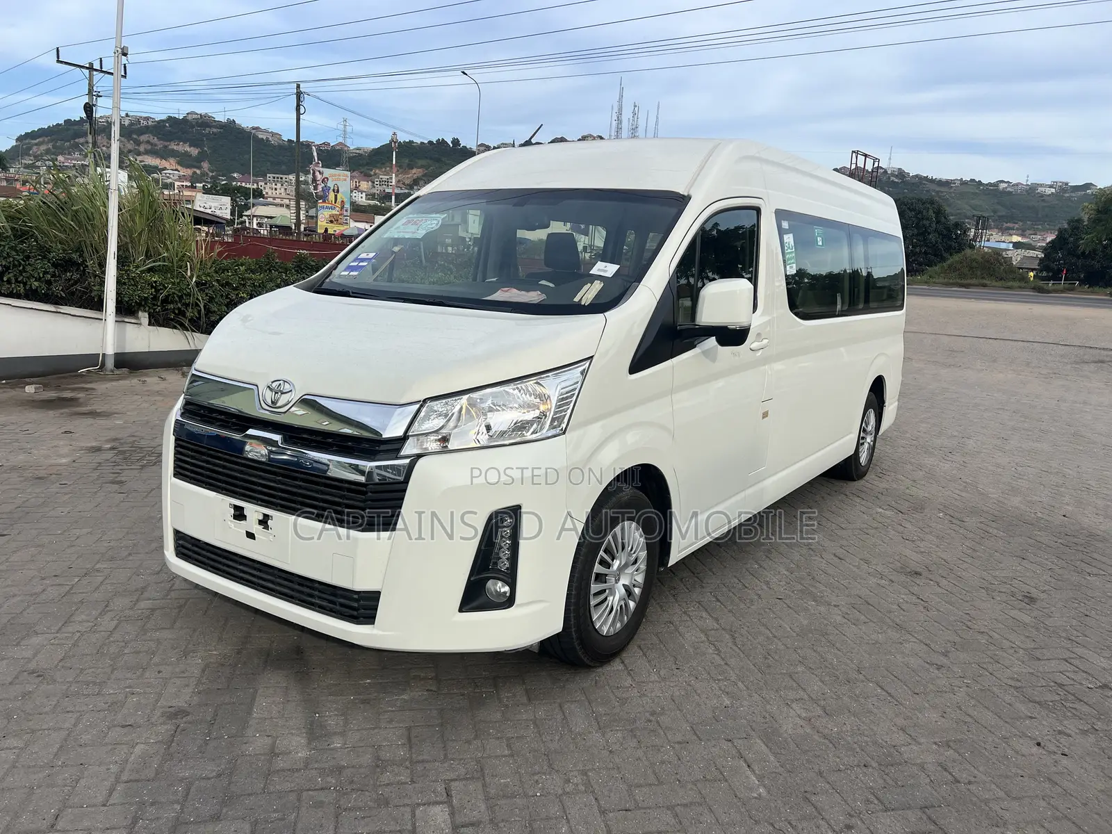 Toyota HiAce 2023 White