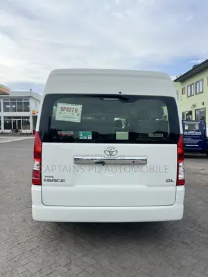 Toyota HiAce 2023 White