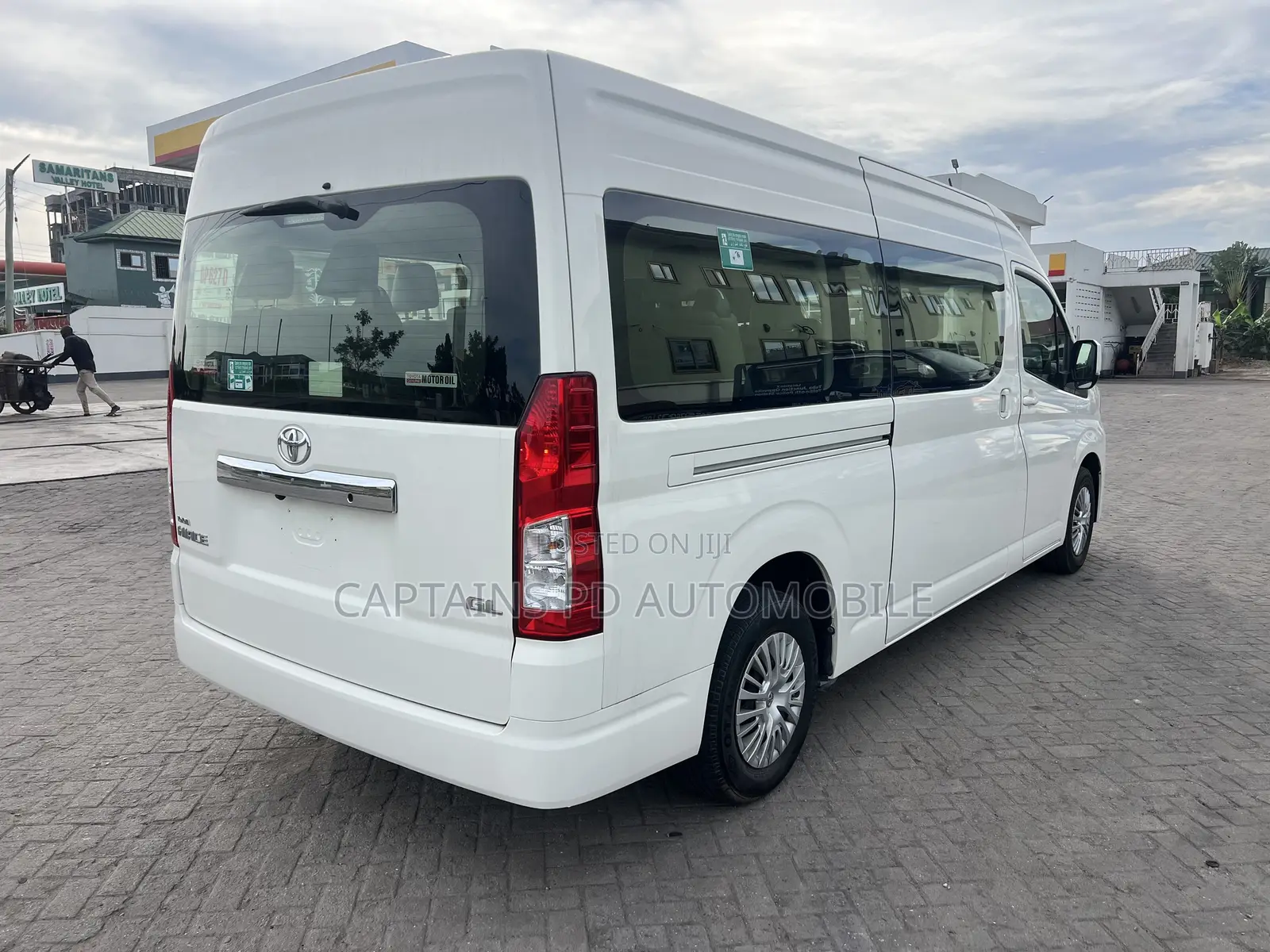 Toyota HiAce 2023 White