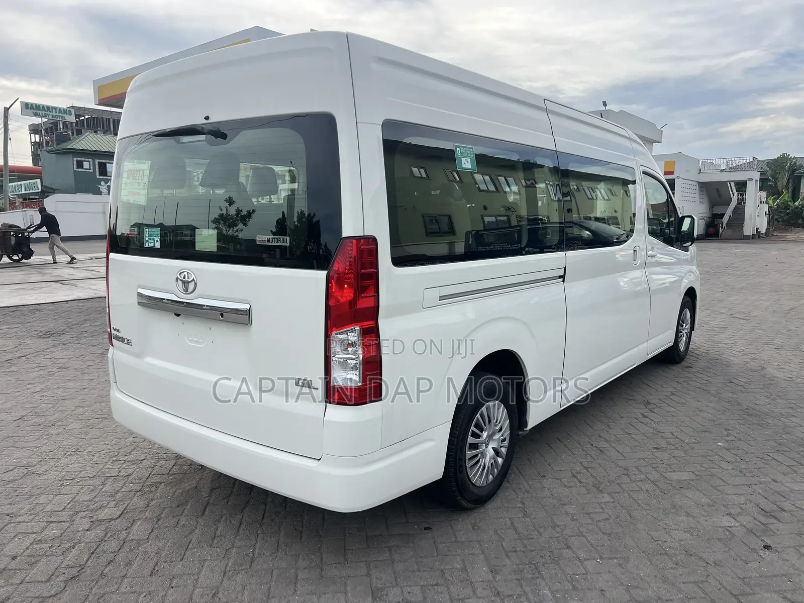 Toyota HiAce 2023 White