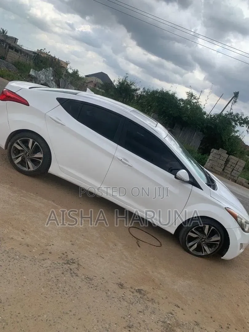 Hyundai Elantra Limited Sedan FWD (1.8L 4cyl 6A) 2013 White