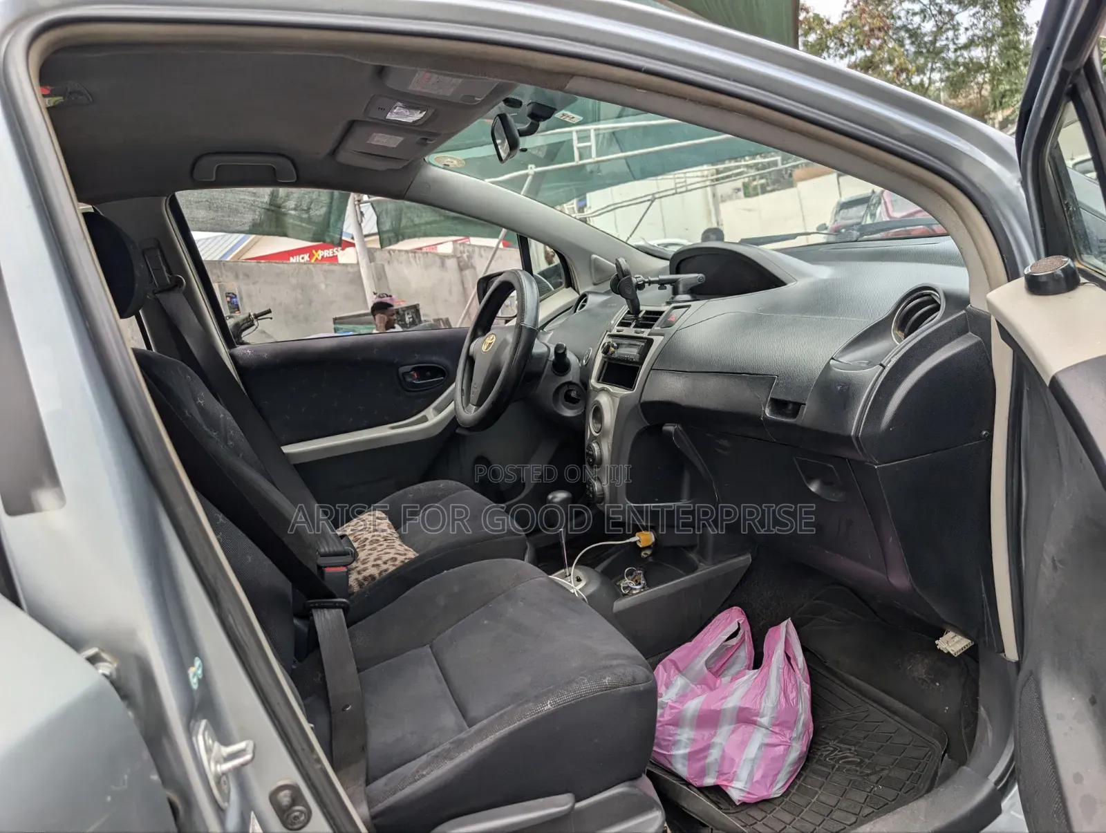 Toyota Vitz 1.5 FWD 5dr 2008 Silver