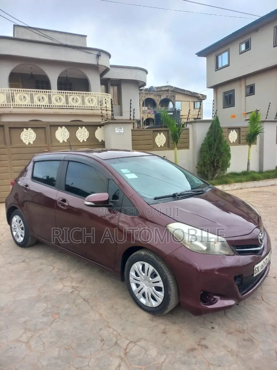 Toyota Vitz 1.0 FWD 3dr 2012 Brown