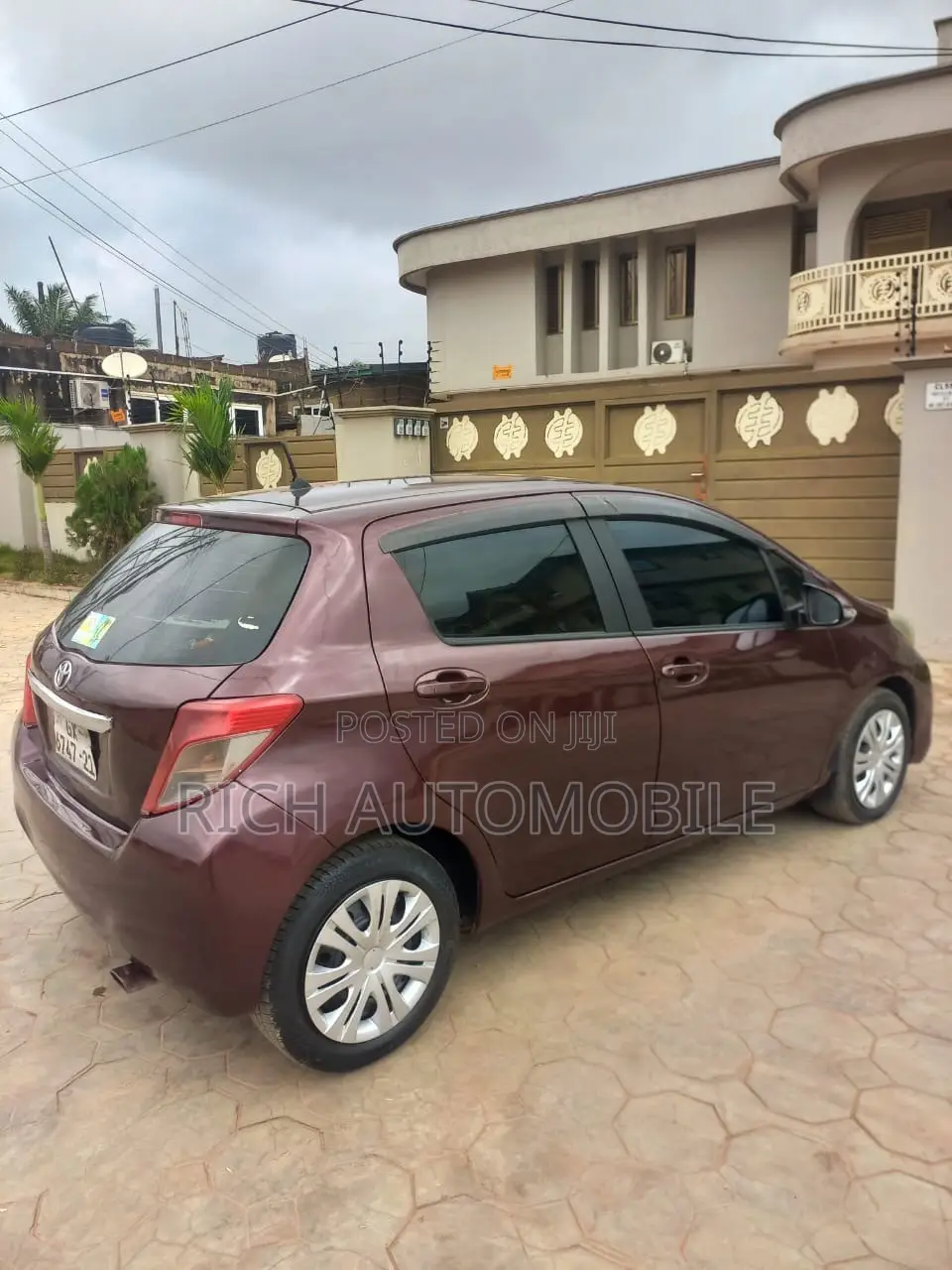 Toyota Vitz 1.0 FWD 3dr 2012 Brown