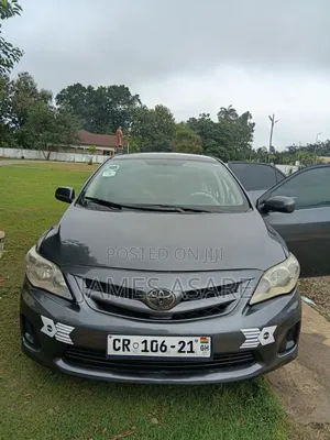 Toyota Corolla 2012 Gray