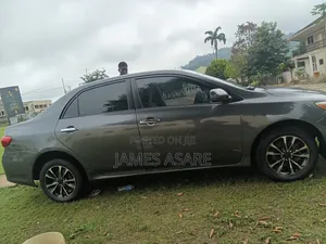 Toyota Corolla 2012 Gray
