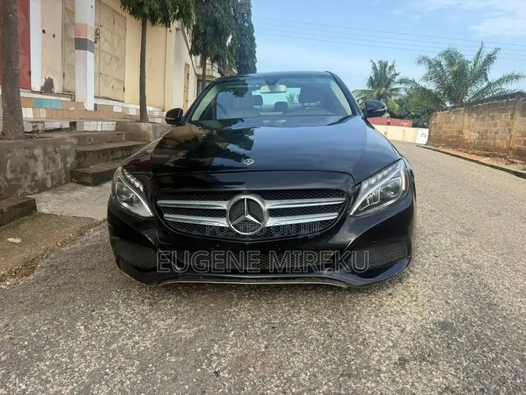 Mercedes-Benz C300 2018 Black