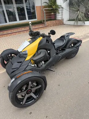 Can-Am 2025 Yellow