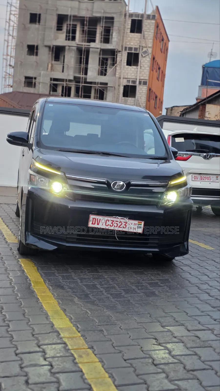 Toyota Voxy V 4WD 8-Seater 2016 Matt Black