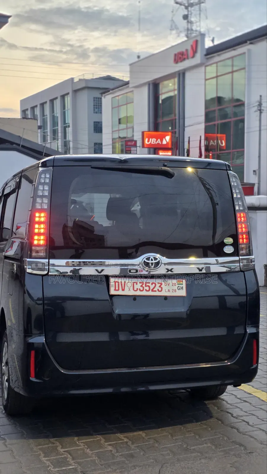 Toyota Voxy V 4WD 8-Seater 2016 Matt Black