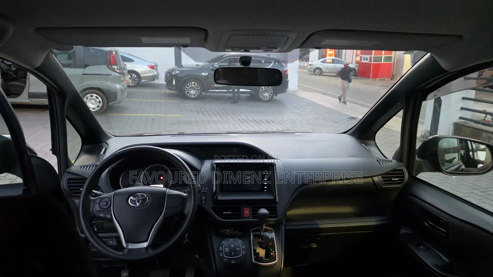 Toyota Voxy V 4WD 8-Seater 2016 Matt Black