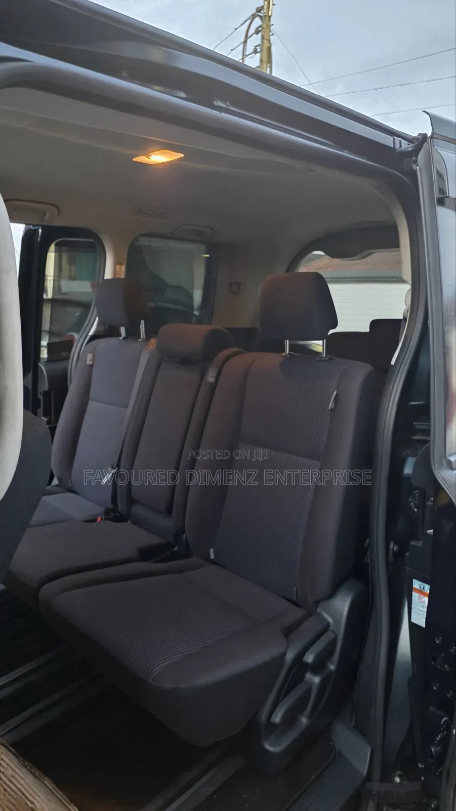 Toyota Voxy V 4WD 8-Seater 2016 Matt Black