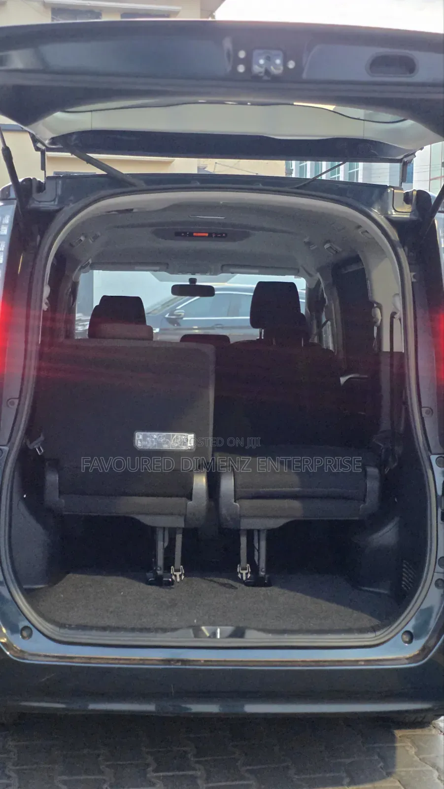 Toyota Voxy V 4WD 8-Seater 2016 Matt Black