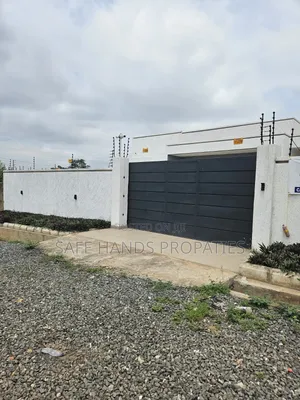 3bdrm House in Lakeside Estate, Accra Metropolitan for sale