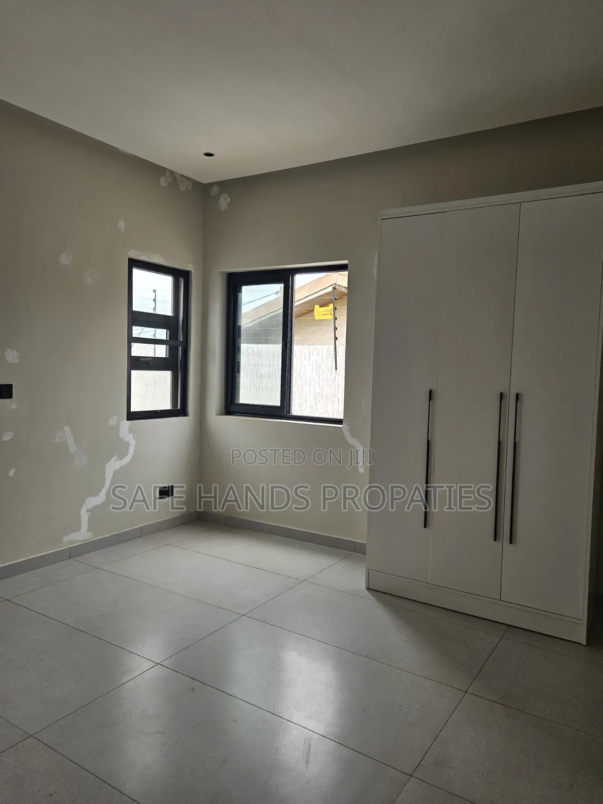 3bdrm House in Lakeside Estate, Accra Metropolitan for sale