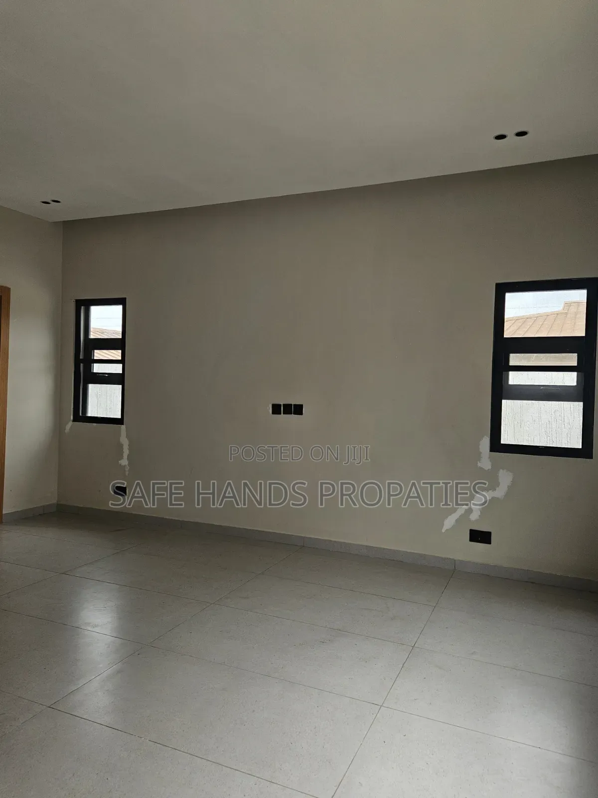 3bdrm House in Lakeside Estate, Accra Metropolitan for sale
