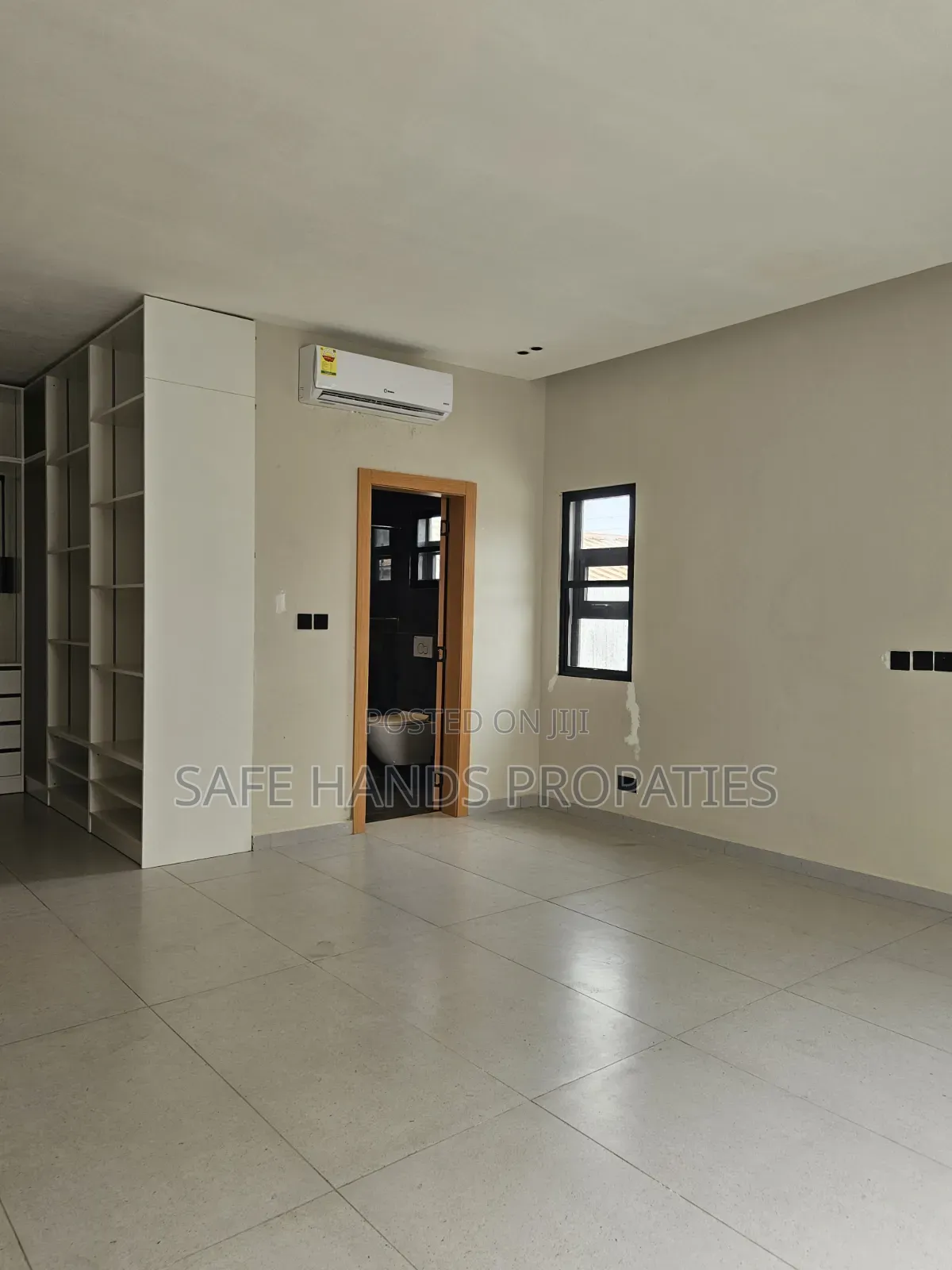 3bdrm House in Lakeside Estate, Accra Metropolitan for sale