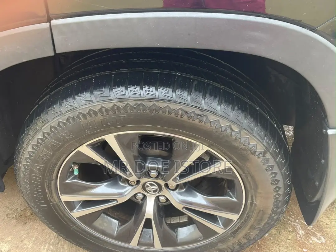 Toyota Highlander XLE 2019 Black