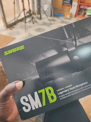 Shure SM 7B Professional Microphone