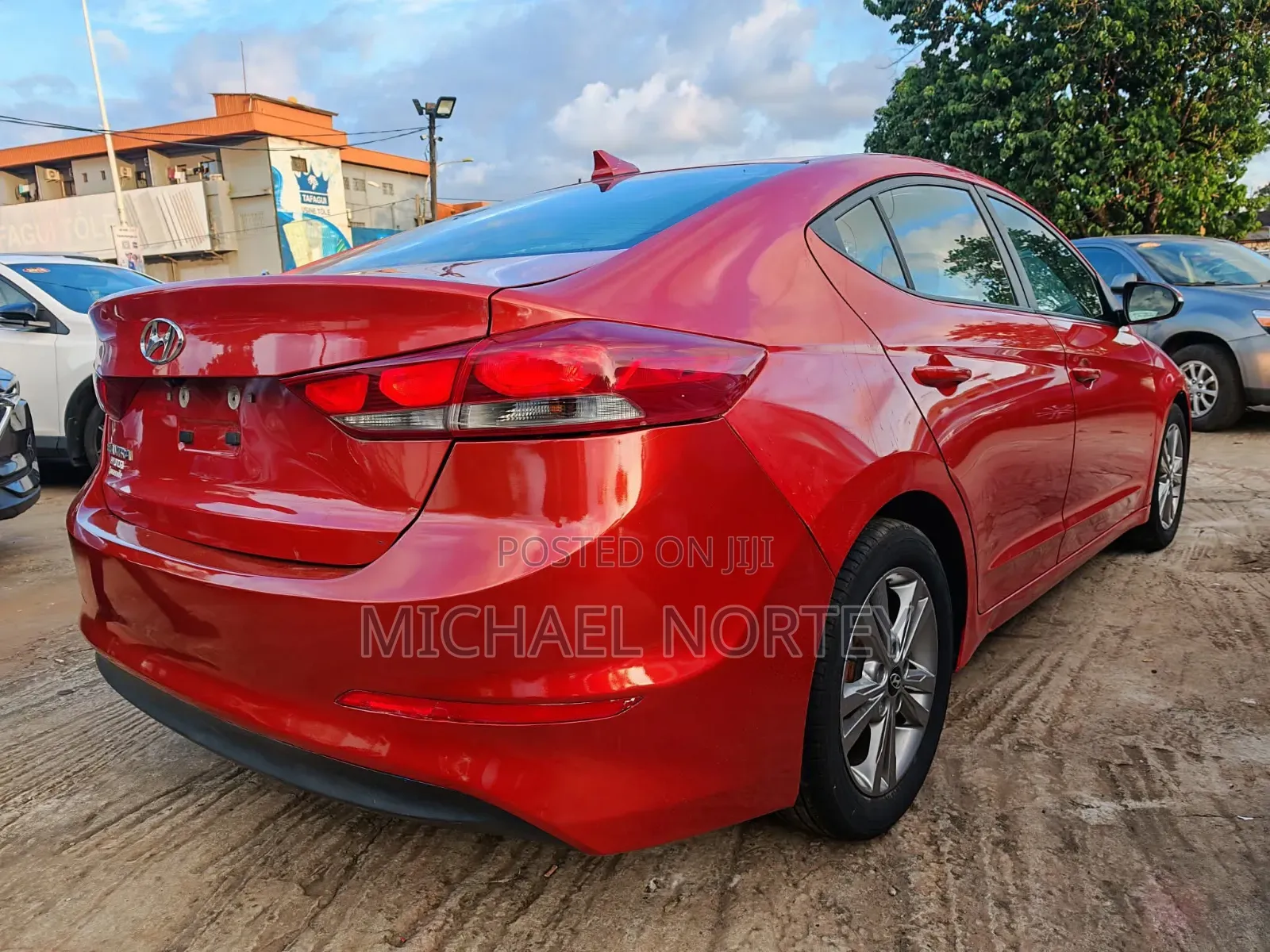 Hyundai Elantra Limited Sedan FWD (2.0L 4cyl 6A) 2017 Red
