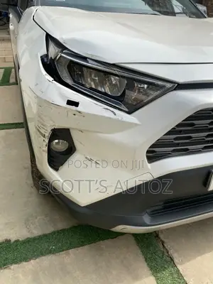 Toyota RAV4 2021 White