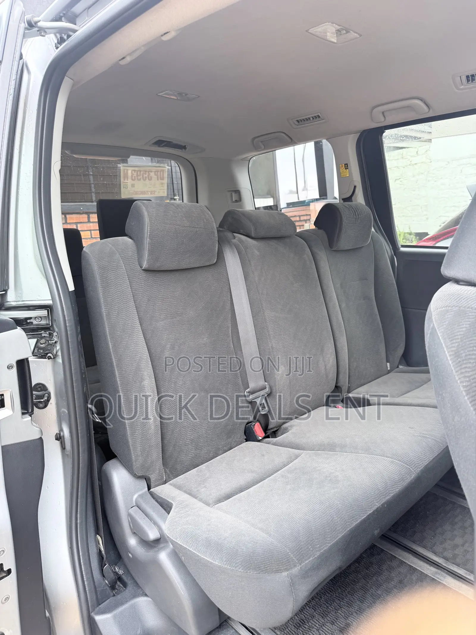 Toyota Voxy 2013 Silver